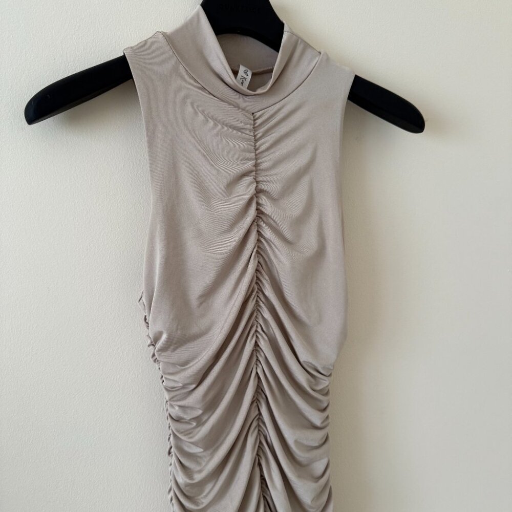 Honey - Summer Ruffle Dress SIZE S - Picture 3 of 7